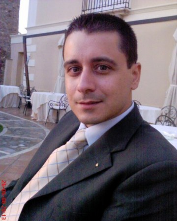 ANDREA PARISI